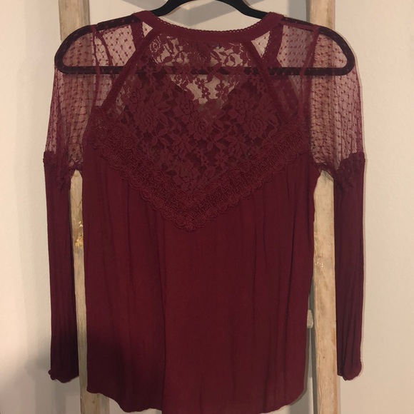 American Eagle Top - Picture 2 of 2